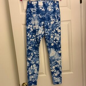Lululemon Athletica Blue and White Patterned Leggings